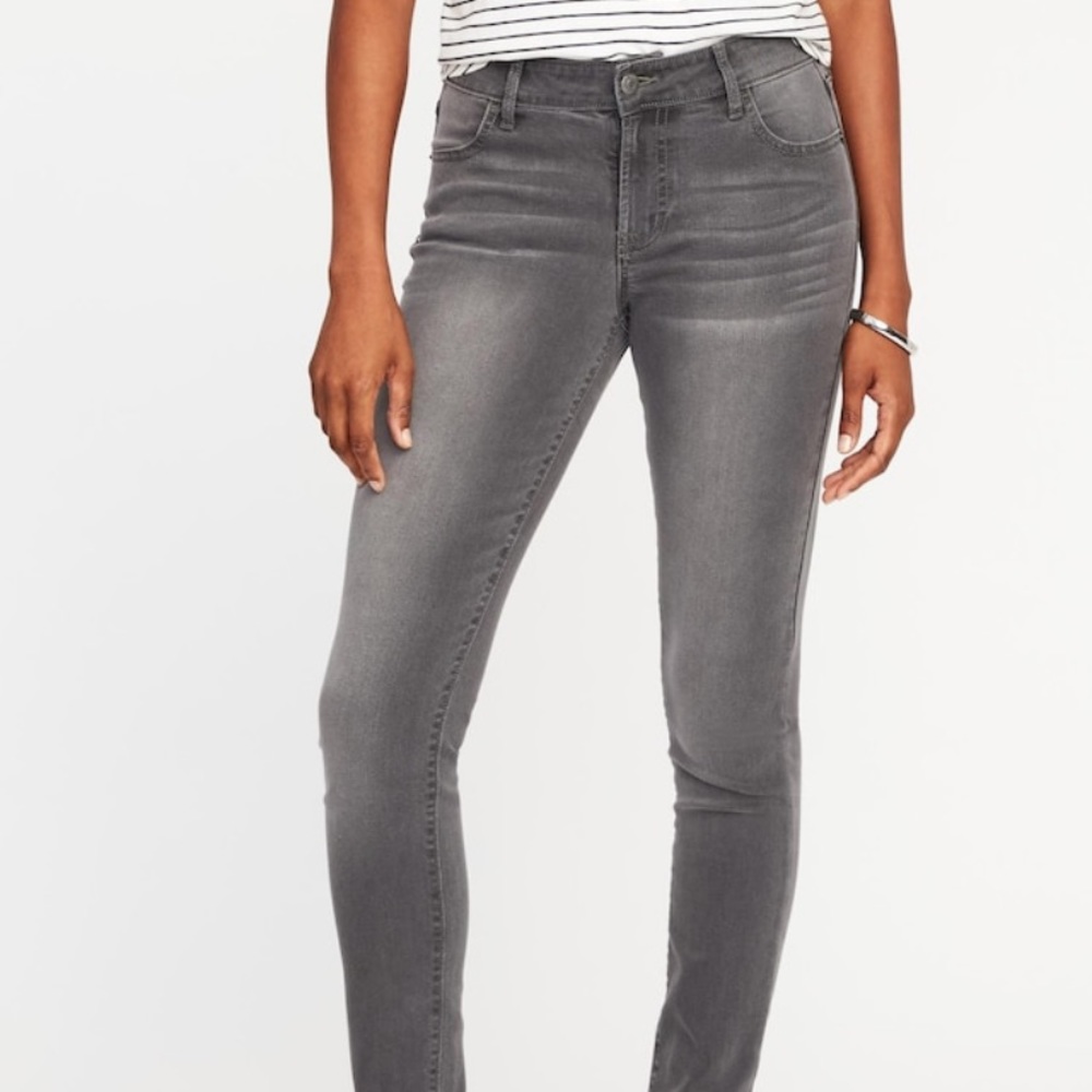 Mid-Rise Super Skinny Jean